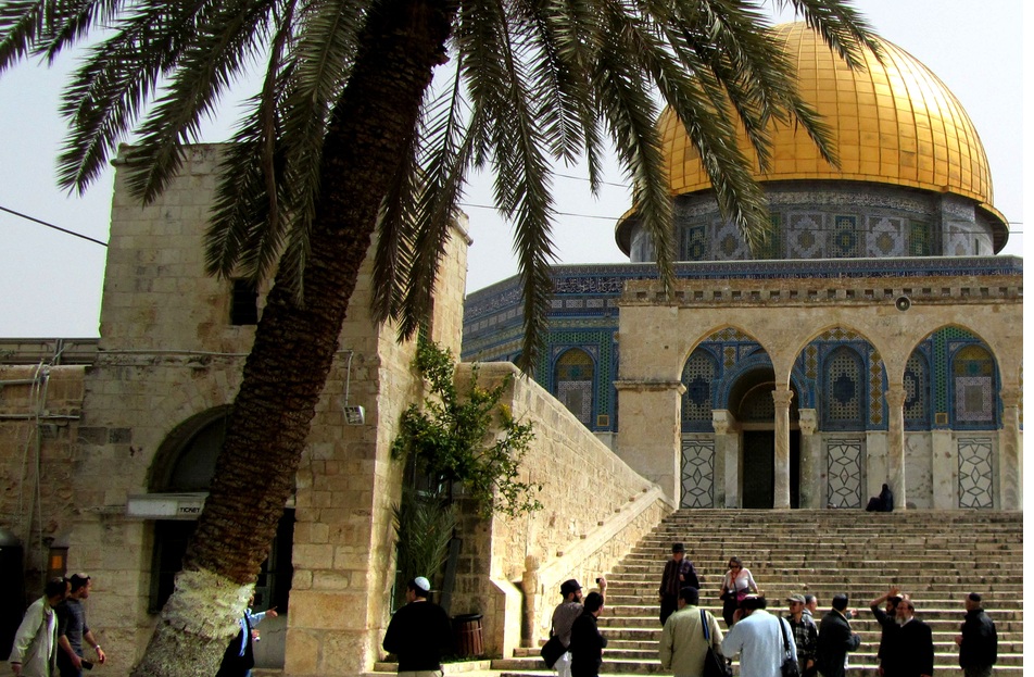 أوروبا تطالب باحترام الأماكن المقدسة في