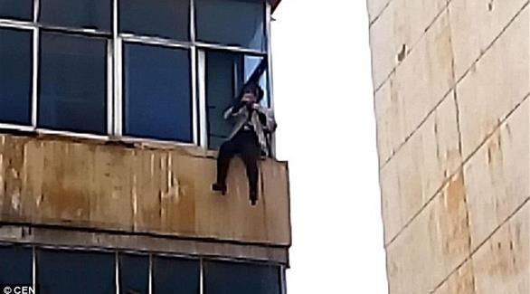 بالصور: صينية تنتحر بسبب خلافها مع