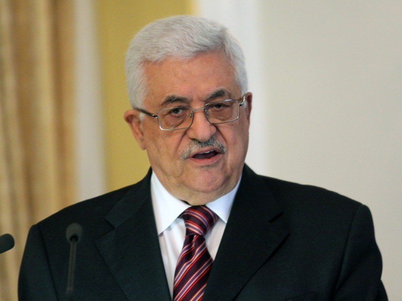 عباس يطالب بجعل حل الدولتين واقعا