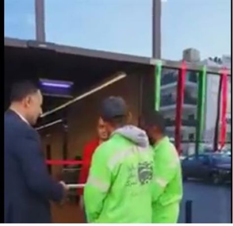 بالفيديو.. عاملا وطن يفتتحان ( مول