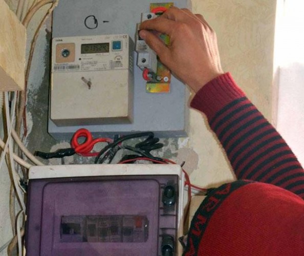1221 حالة عبث بالشبكة الكهربائية في