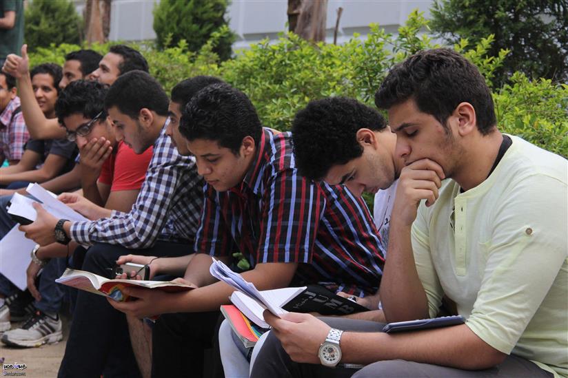 دليل خريجي الثانوية العامة للمنح الدراسية