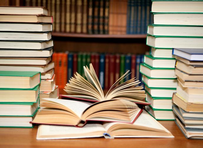 افتتاح معرض فني لطلبة الجامعتين الهاشمية