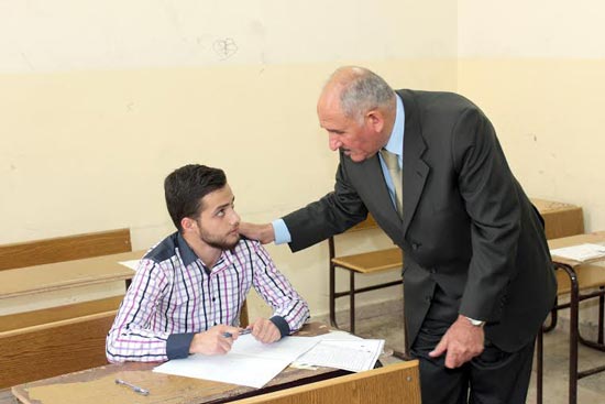 الذنيبات يتفقد عددا من قاعات الثانوية
