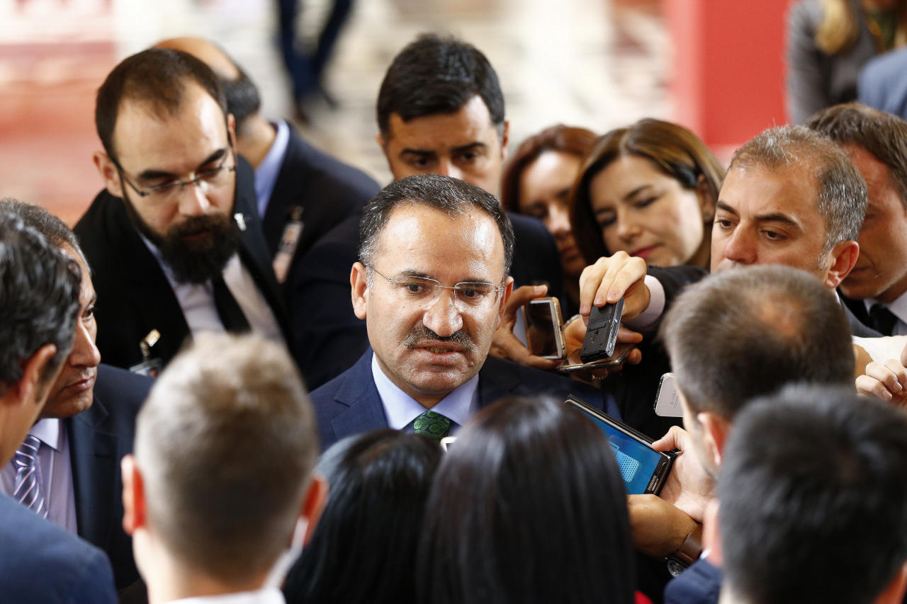 بوزداغ: ترجيحات بهروب غولن خارج أمريكا..