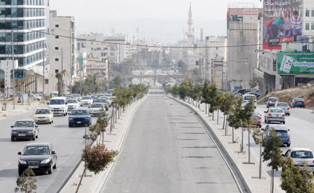 جسران فوق (المدينة الرياضية) ضمن (الباص