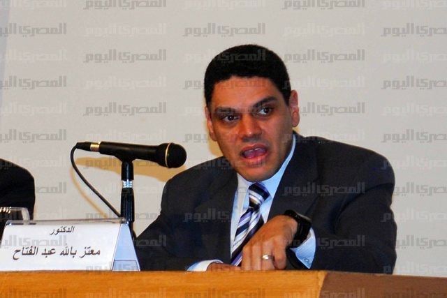 معتز عبدالفتاح: تقارير (الجارديان) ضد مصر