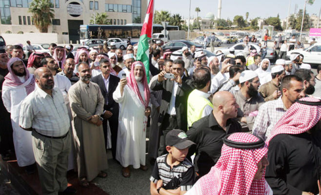 المرصد العمالي يدعو لزيادة رواتب الوعاظ