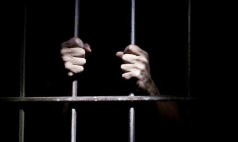 التايمز: المعتقلون يأكلون الدود فى السجون