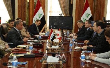وزير الدفاع يبحث مع نظيره الكندي