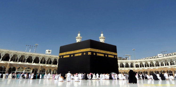 السعودية: رئاسة الحرمين ترفع ثوب الكعبة