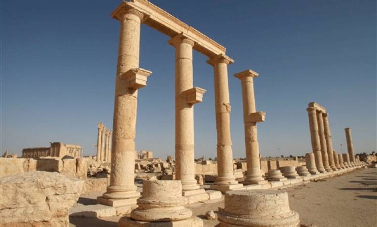 داعش يربط 3 أسرى في أعمدة