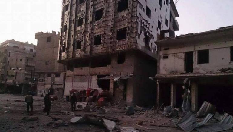 التنظيم يحرق منازل المدنيين في (ليرموك)و(النصرة)