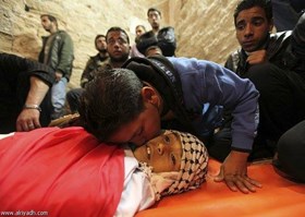 استشهاد طفل متأثرا بإصابته يرفع عدد