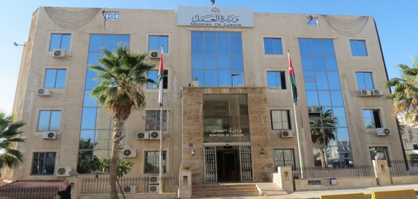 القطامين يلتقي القطاع الصناعي ويستمع الى