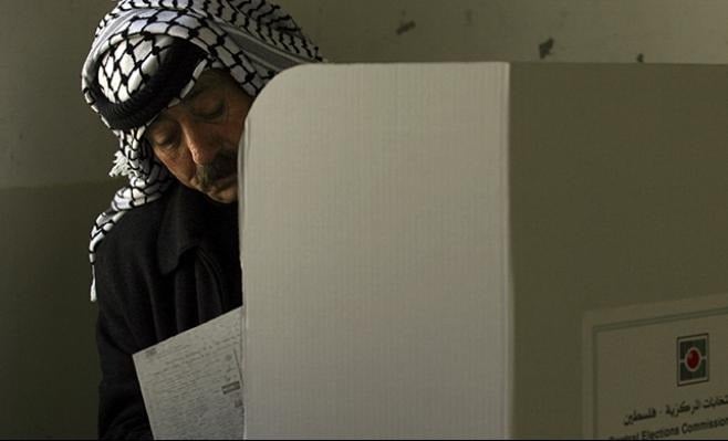 الحكومة الفلسطينية تؤجل الانتخابات المحلية لـ4