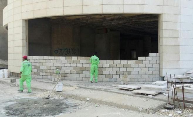 إغلاق 140 بيتا مهجورا في عمان