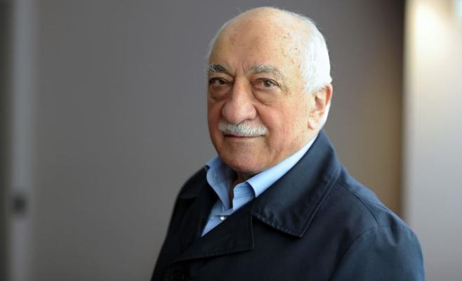 إقالة أكثر من 10 آلاف موظف