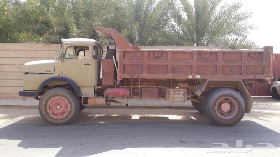 وفاة طفل سقط عليه باب شاحنة