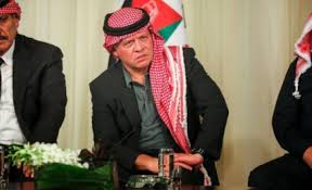 الملك يلتقي شخصيات ووجهاء الكرك