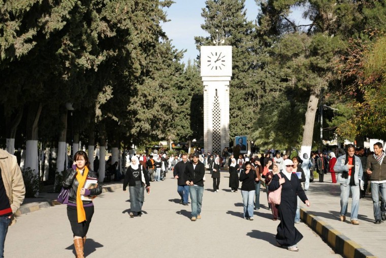 52 % من طلبة الجامعات الأردنية