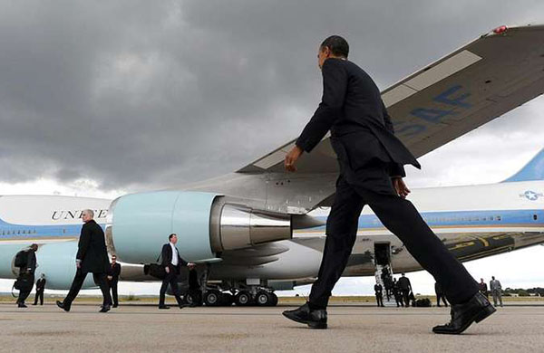 تقارير أمريكية: مسؤول الخدمات للطائرة الرئاسية