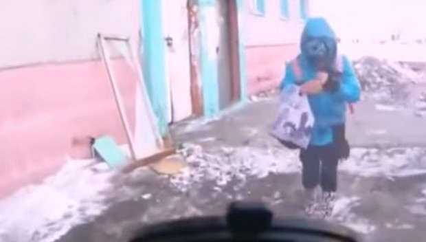 ماذا حدث لطفل من شدة البرودة
