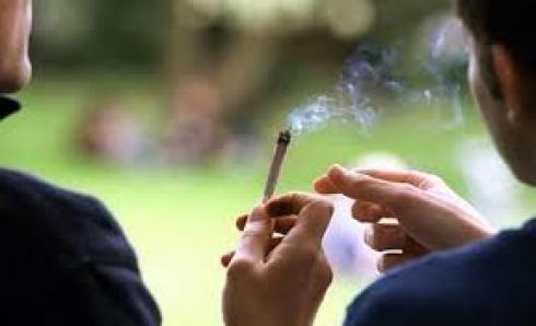 تعاطي المخدرات (سوق سوداء) رائجة بين
