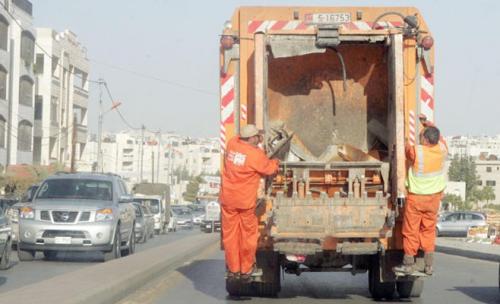 7370 طن نفايات خلال يوم الوقفة