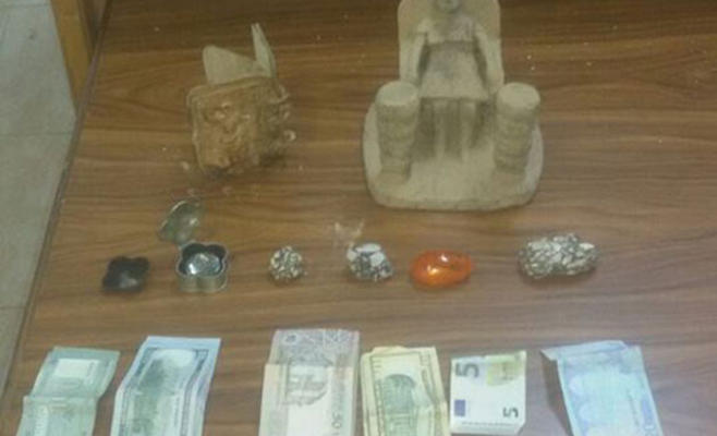 ضبط شخص بحوزته قطع أثرية في