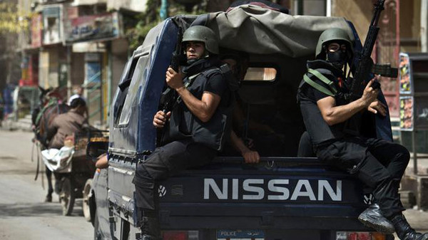 مقتل شرطيين مصريين بهجوم مسلح شمال