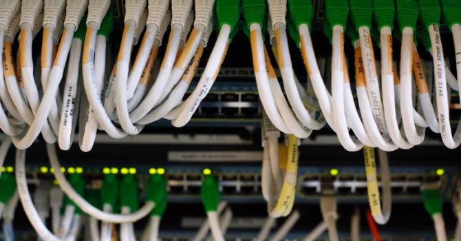 ضبط شبكة اتصالات ضخمة (مشفرة)