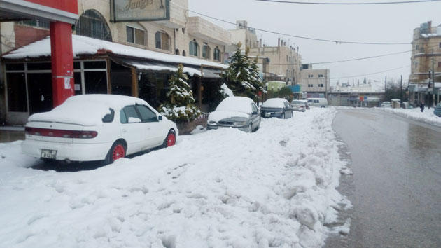 المنخفض بالمحافظات: الثلوج تحاصر مواطنين وتغلق