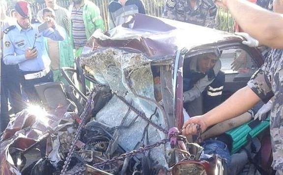وفاة و14 إصابة بحادث قرب المستشفى