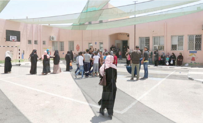 مركز يحتضن أطفالا قذفتهم قسوة الحياة