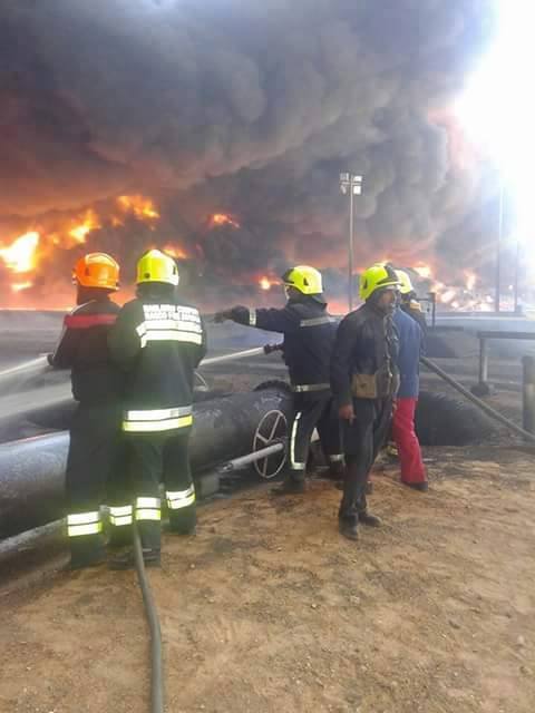 السيطرة علي حرائق خزانات النفط برأس