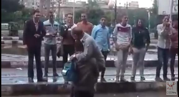 شاهد كيف حول مصري مياه الأمطار