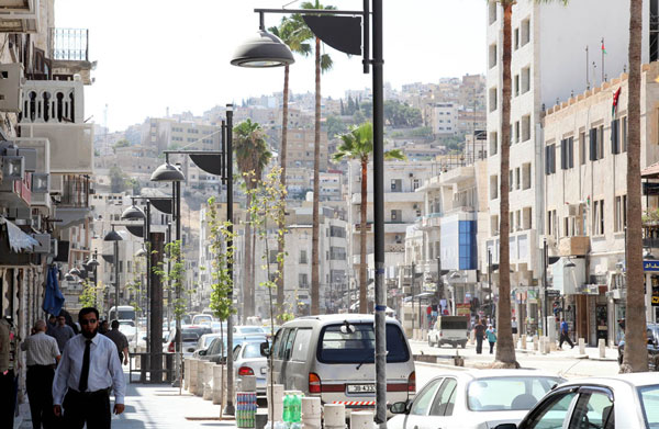 انتحار سوري شنقا بوسط البلد