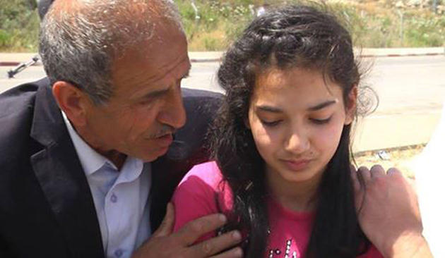 الاحتلال يفرج عن أصغر أسيرة فلسطينية