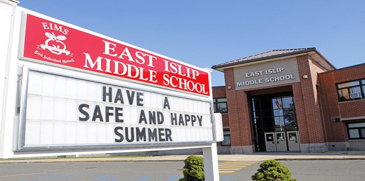 أمريكا.. أسرة مسلمة تقاضي مدرسة أجبرت