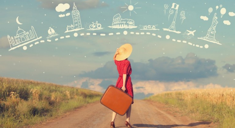 ماذا تضعين في حقيبة يدك أثناء