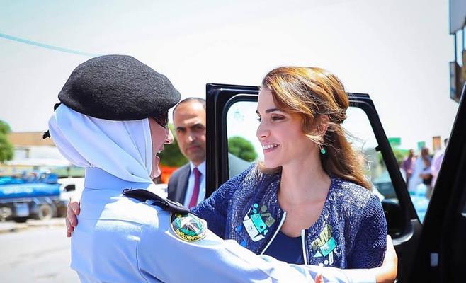 الصدفة تجمع (نشمية) بالمكلة رانيا على