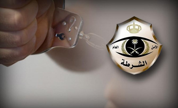 القبض على 3 سعوديين تحرشوا بزوجته