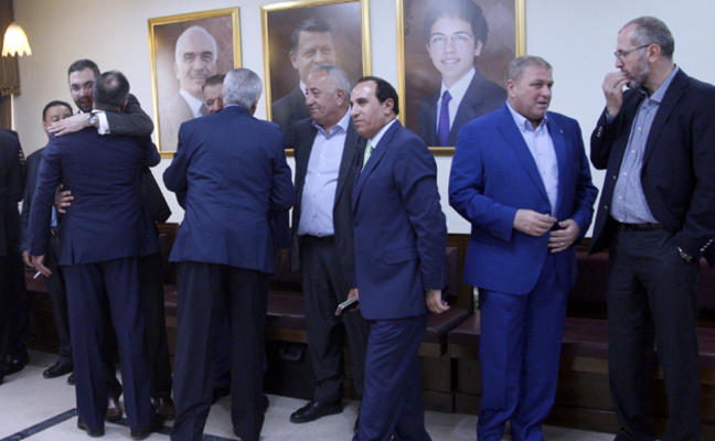 كولسات معركة الرئاسة تحضر في أول