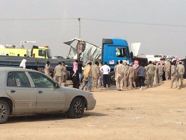 صور: شاحنة تدهس مصلين أثناء أداء