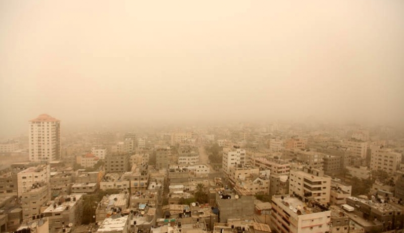أجواء خماسينية.. غبار وامطار طينية