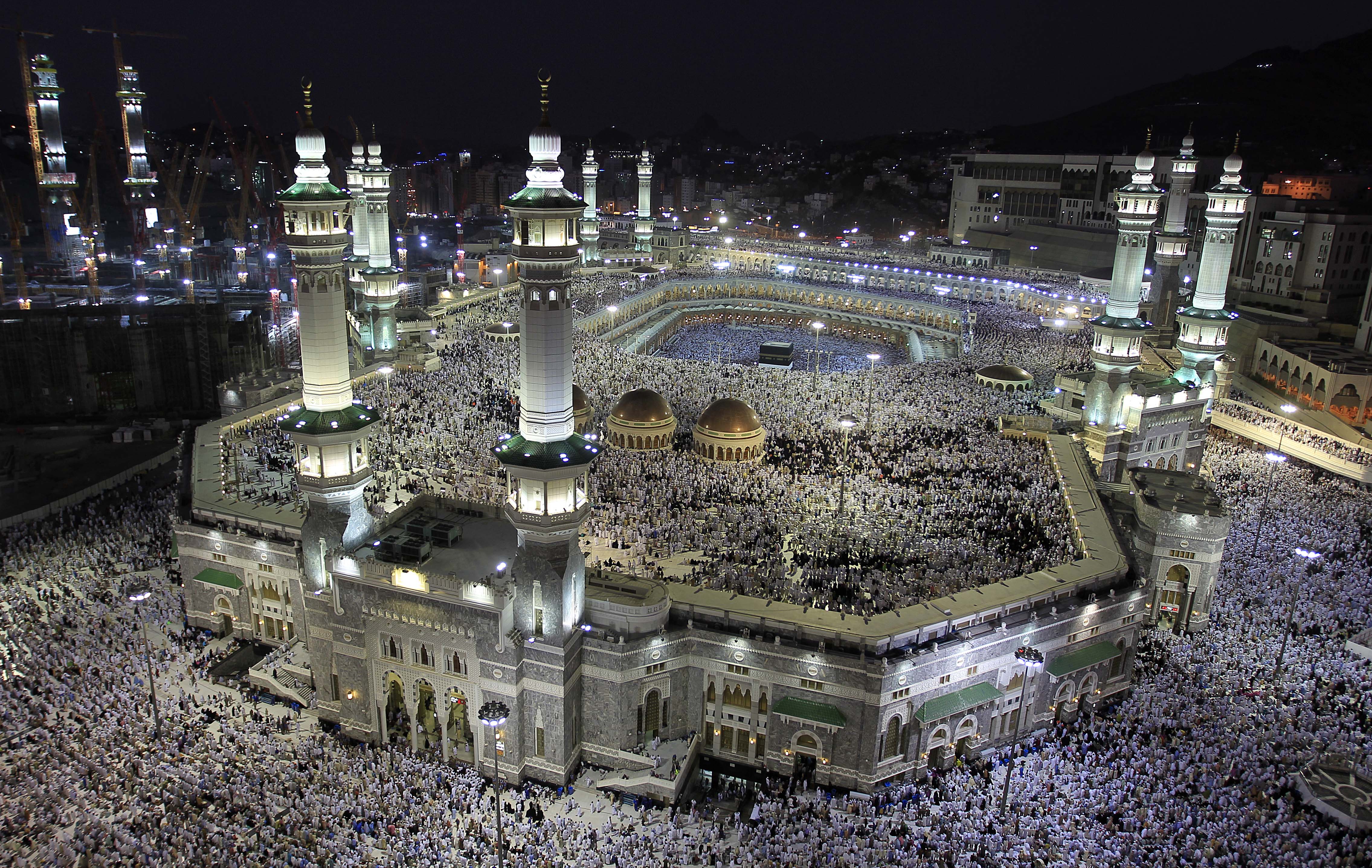 أولى قوافل الحجاج تغادر الأردن