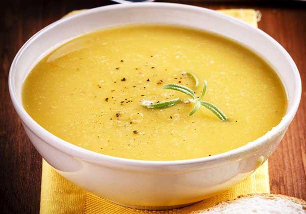 شوربة العدس الأكثر شعبية في فصل