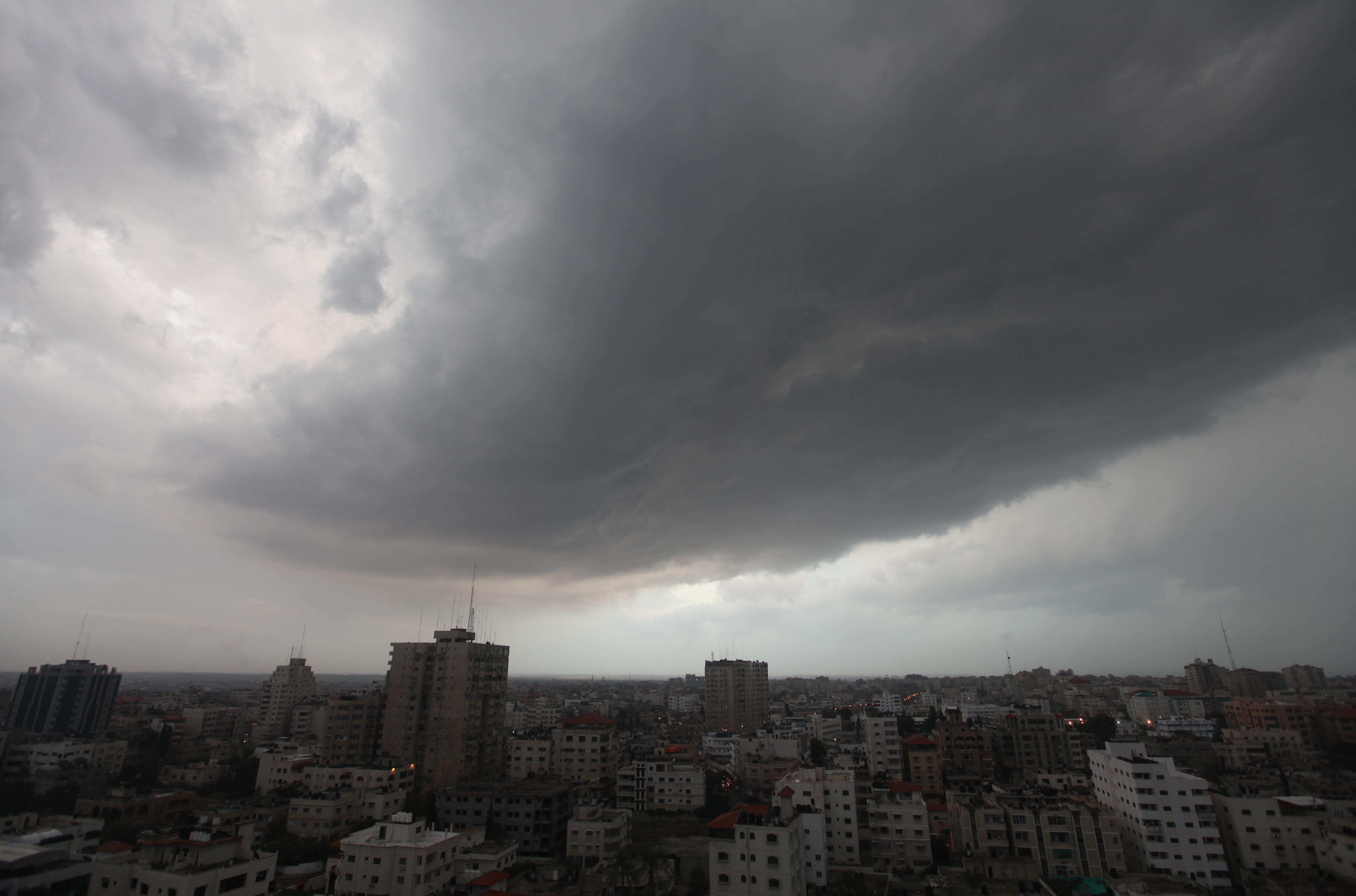 الأرصاد: تتأثر المملكة تدريجيا بامتداد منخفض