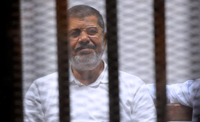 الحكم على مرسي في قضية التخابر